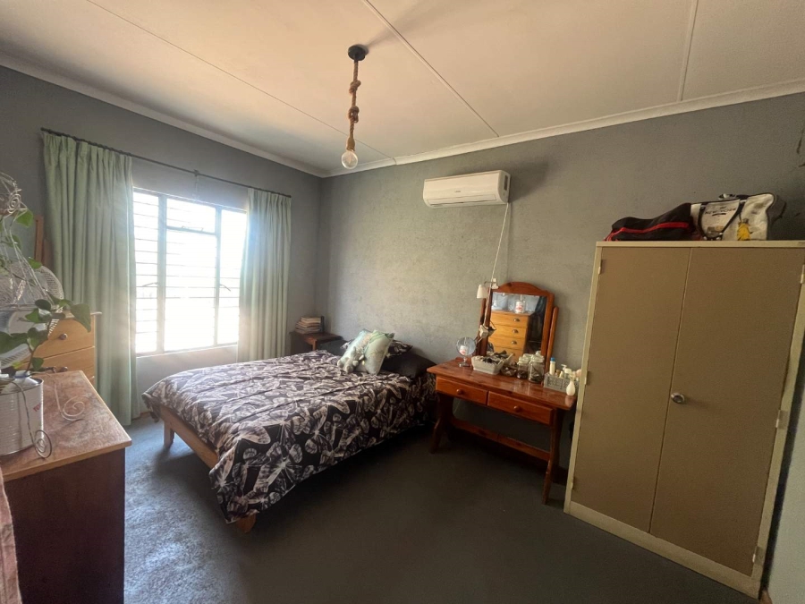 5 Bedroom Property for Sale in Upington Northern Cape